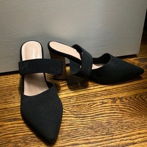 Cuccoo brand pointed toe heel with strap. Size 38. Good condition.